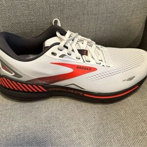 Brand new Brooks Adrenaline 23, Men’s Size 11.5